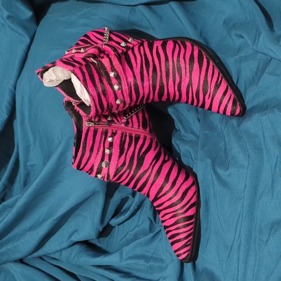 NWOT Jessica Simpson cow-hide black & pink zebra boots - Picture 3 of 5